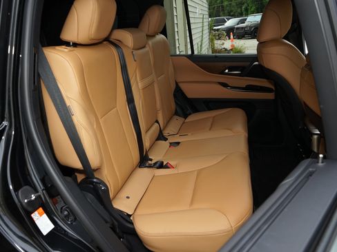 Used 2026 Lexus LX 700h Luxury AWD/4WD image 22