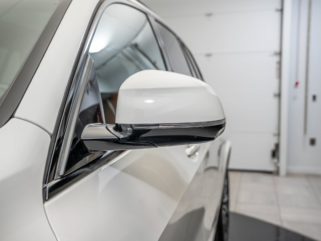 Used 2022 BMW X5 xDrive40i w/ M Sport Package AWD/4WD image 9