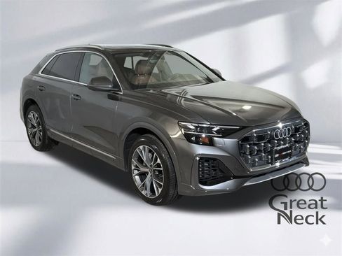 Used 2025 Audi Q8 Premium w/ Convenience Package image 11
