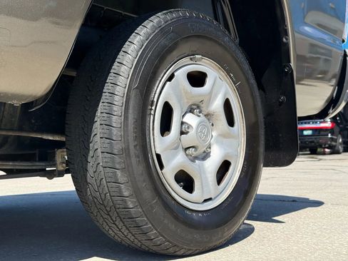 Used 2009 Toyota Tacoma Pickup 2D 6 ft image 9