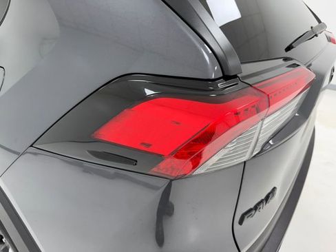 Used 2022 Toyota RAV4 LE image 16