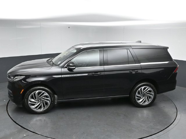 Certified 2025 Lincoln Navigator Reserve AWD/4WD image 49