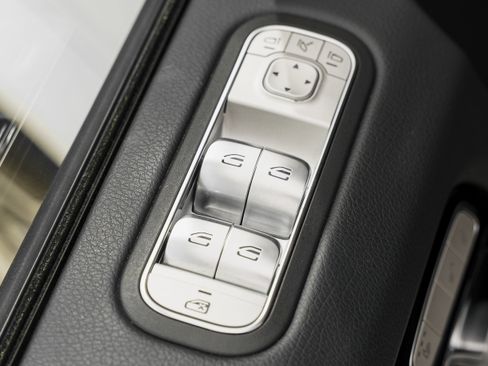 Used 2025 Mercedes-Benz G 550 image 21