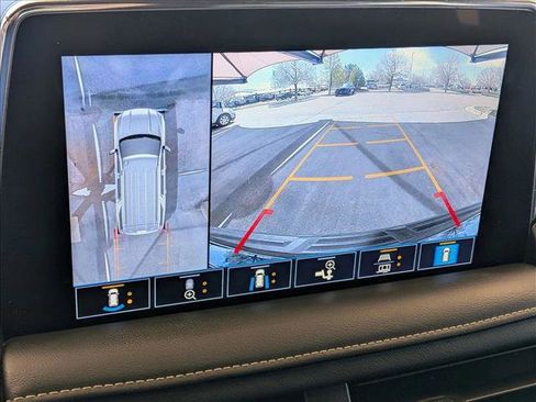 Used 2021 GMC Yukon SLT w/ SLT Luxury Plus Package AWD/4WD image 14