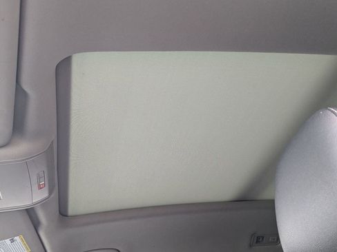 Used 2021 Volkswagen Atlas SEL Premium image 13