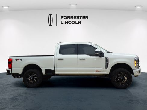 Used 2023 Ford F250 Platinum AWD/4WD image 2