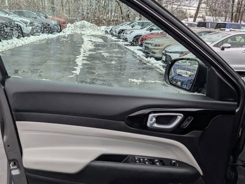 Used 2022 Jeep Compass Limited w/ Elite Group image 13