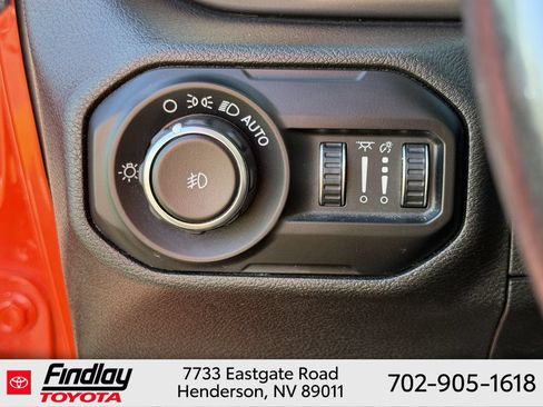 Used 2018 Jeep Wrangler Unlimited Rubicon w/ Dual Top Group AWD/4WD image 22