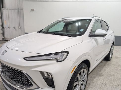 Used 2025 Buick Encore GX Avenir w/ Avenir Technology Package image 7