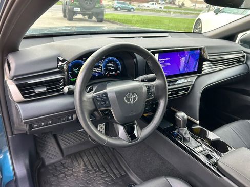 Used 2025 Toyota Camry XSE image 16