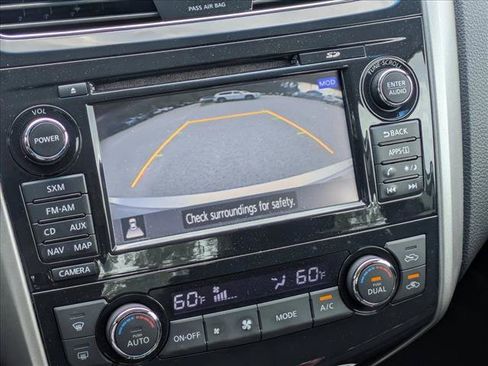 Used 2014 Nissan Altima 2.5 SV w/ Convenience Package FWD image 12