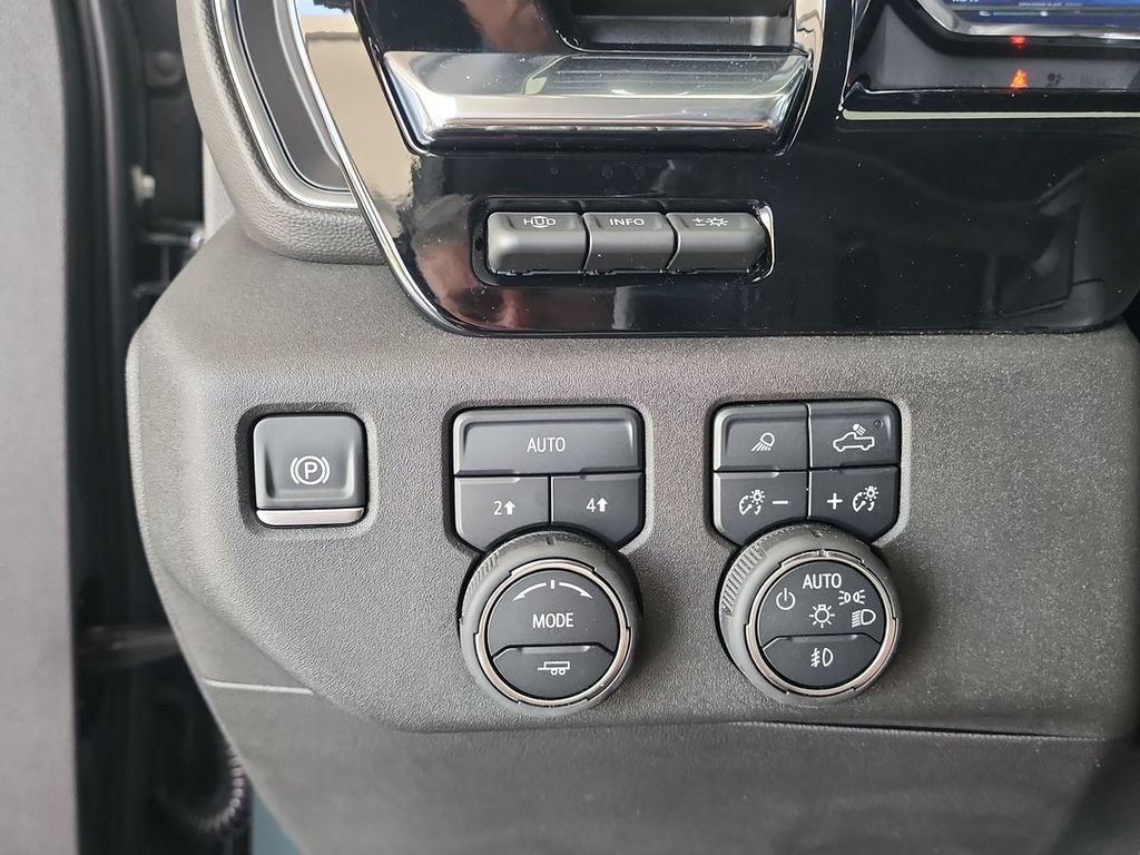 Certified 2025 Chevrolet Silverado 1500 LTZ w/ LTZ Premium Package AWD/4WD image 18