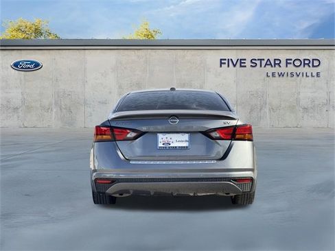 Used 2023 Nissan Altima 2.5 SV image 6