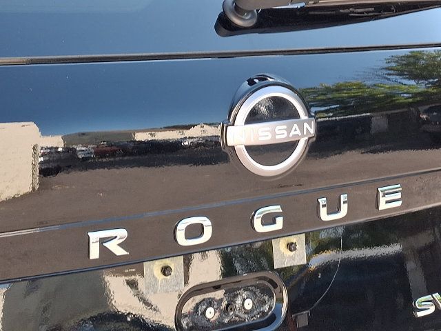 Used 2023 Nissan Rogue SV AWD/4WD image 31