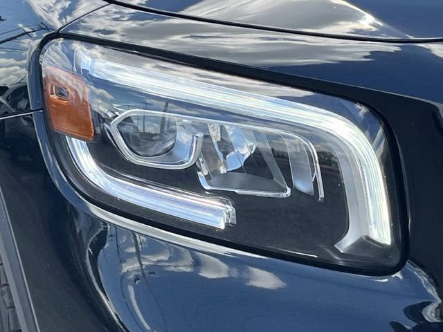 Used 2023 Mercedes-Benz GLB 250 4MATIC image 9