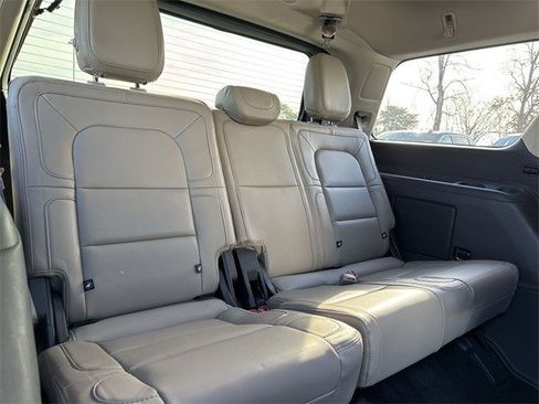 Used 2023 Lincoln Navigator Reserve image 32