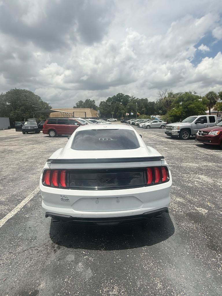Used 2018 Ford Mustang Premium RWD image 17