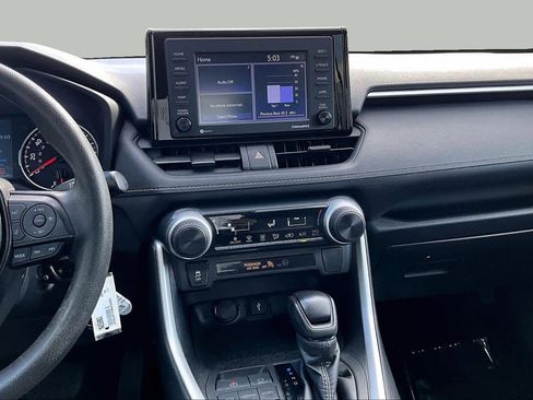 Used 2021 Toyota RAV4 LE FWD image 7