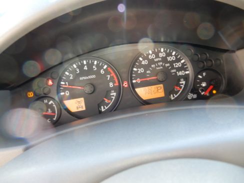 Used 2015 Nissan Frontier SV image 16