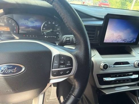 Used 2021 Ford Explorer XLT AWD/4WD image 18