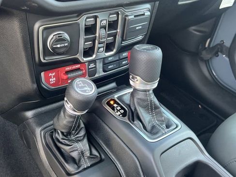 New 2026 Jeep Gladiator Mojave w/ Steel Bumper Group image 26