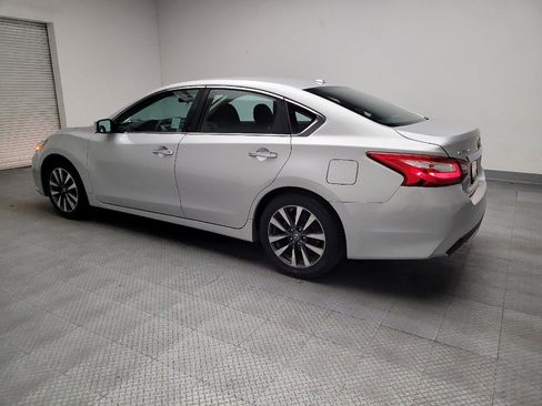 Used 2017 Nissan Altima 2.5 SV image 3