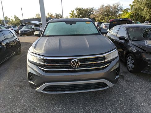 Certified 2022 Volkswagen Atlas Cross Sport SE w/ Black Wheel Package image 3