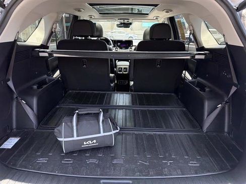 Used 2023 Kia Sorento EX w/ Panoramic Sunroof Package FWD image 6