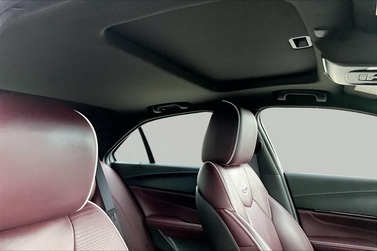 Used 2022 Cadillac CT4 V w/ Technology Package RWD image 26