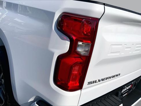 Used 2023 Chevrolet Silverado 1500 RST w/ Z71 Off-Road Package AWD/4WD image 29