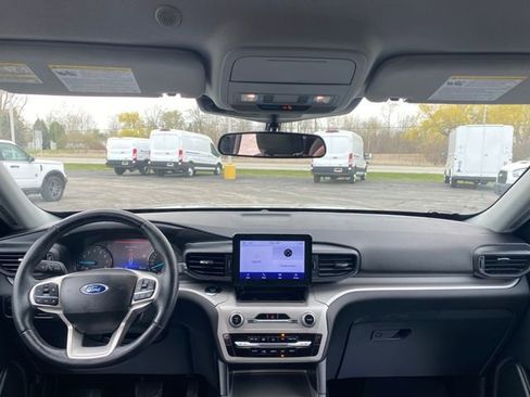 Used 2023 Ford Explorer XLT w/ Class IV Trailer Tow Package AWD/4WD image 18