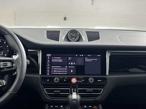 Certified 2026 Porsche Macan AWD/4WD image 19