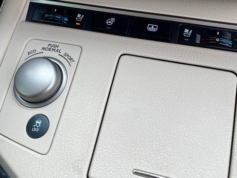Used 2016 Lexus ES 350 w/ Ultra Luxury Package FWD image 31