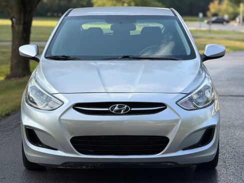 Used 2017 Hyundai Accent SE FWD image 2