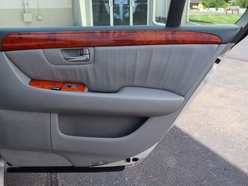 Used 2005 Lexus LS 430 image 25