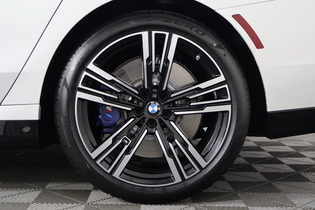 Certified 2025 BMW 760i xDrive w/ Executive Package AWD/4WD image 16