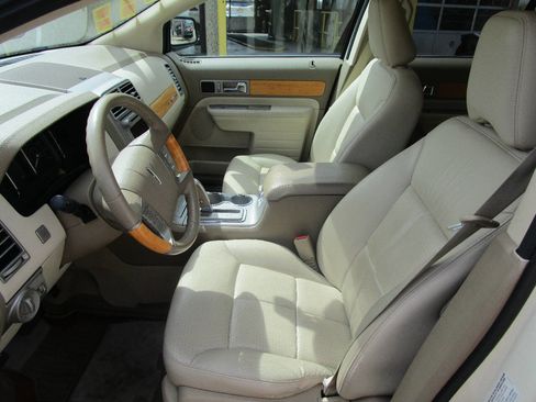 Used 2007 Lincoln MKX AWD image 8