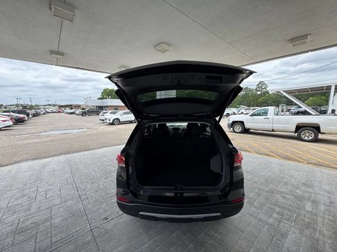 Used 2024 Chevrolet Equinox LT FWD image 9