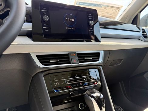 New 2026 Volkswagen Taos SE AWD/4WD image 39