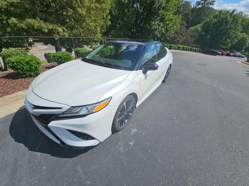 Used 2020 Toyota Camry XSE w/ Navigation Package FWD image 4