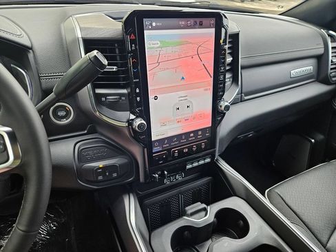 New 2026 RAM 2500 Laramie AWD/4WD image 19