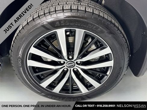 Used 2024 Nissan Pathfinder Platinum w/ Cargo Package image 33