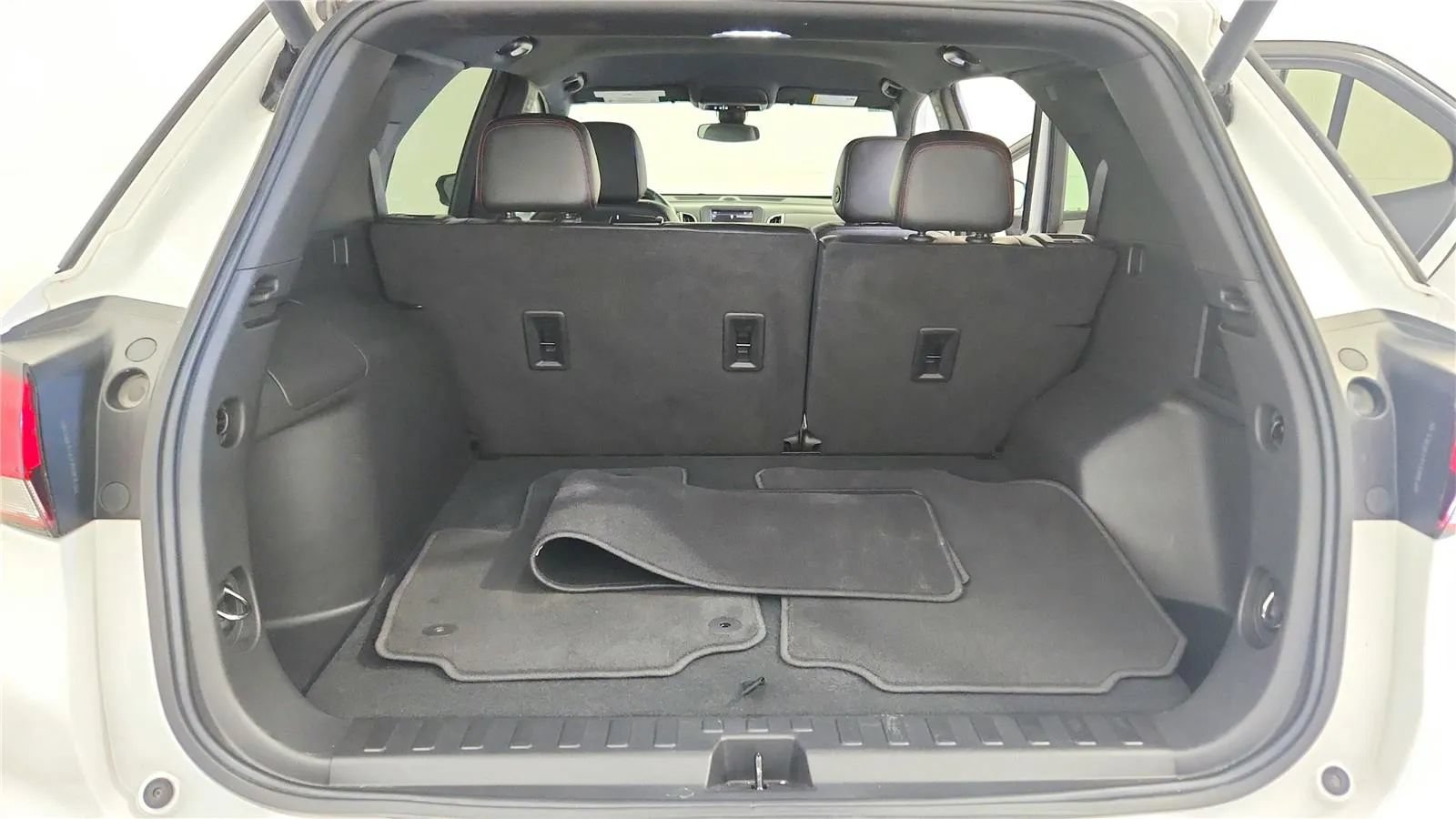 Used 2022 Chevrolet Equinox RS FWD image 36