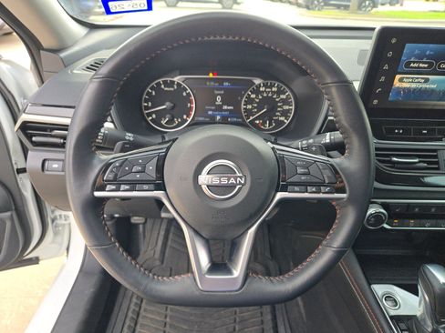 Certified 2023 Nissan Altima 2.5 SR w/ SR Premium Package FWD image 10
