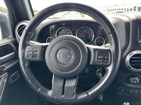 Used 2016 Jeep Wrangler Unlimited Rubicon w/ Dual Top Group AWD/4WD image 12