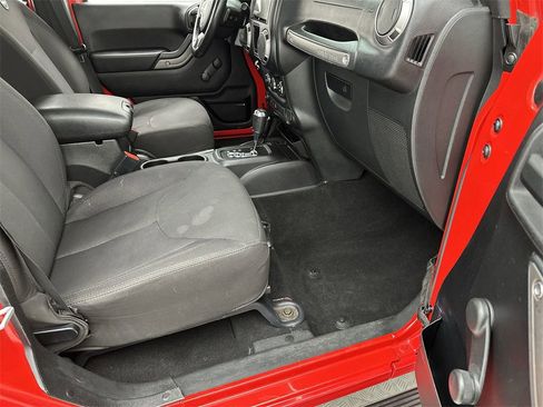 Used 2015 Jeep Wrangler Unlimited Sport w/ Connectivity Group image 23