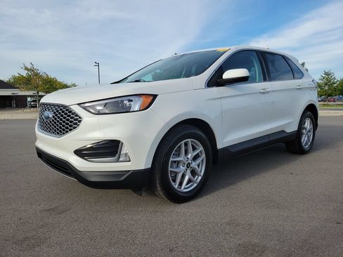 Used 2024 Ford Edge SEL w/ Convenience Package AWD/4WD image 2