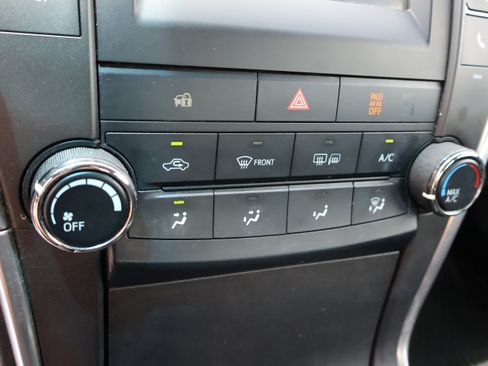 Used 2017 Toyota Camry SE FWD image 28