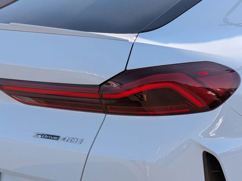 Used 2021 BMW X6 sDrive40i w/ M Sport Package image 11