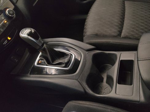 Used 2017 Nissan Rogue S AWD/4WD image 26